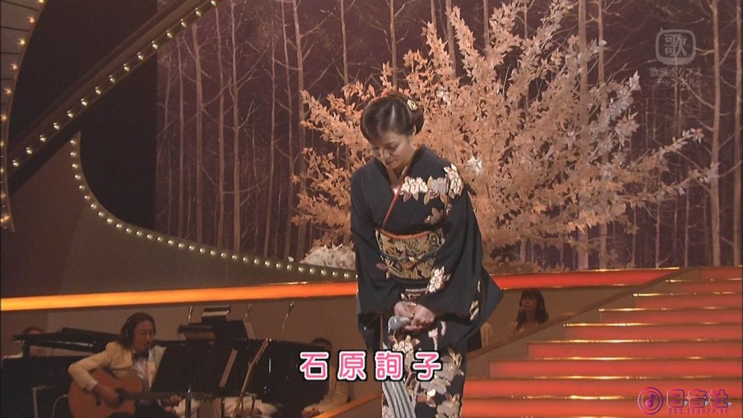 【HDTV-FULL】NHK歌謡コンサート #43 (NHK放送日20031104) - 秋深し 旅情あふれる名曲.jpg